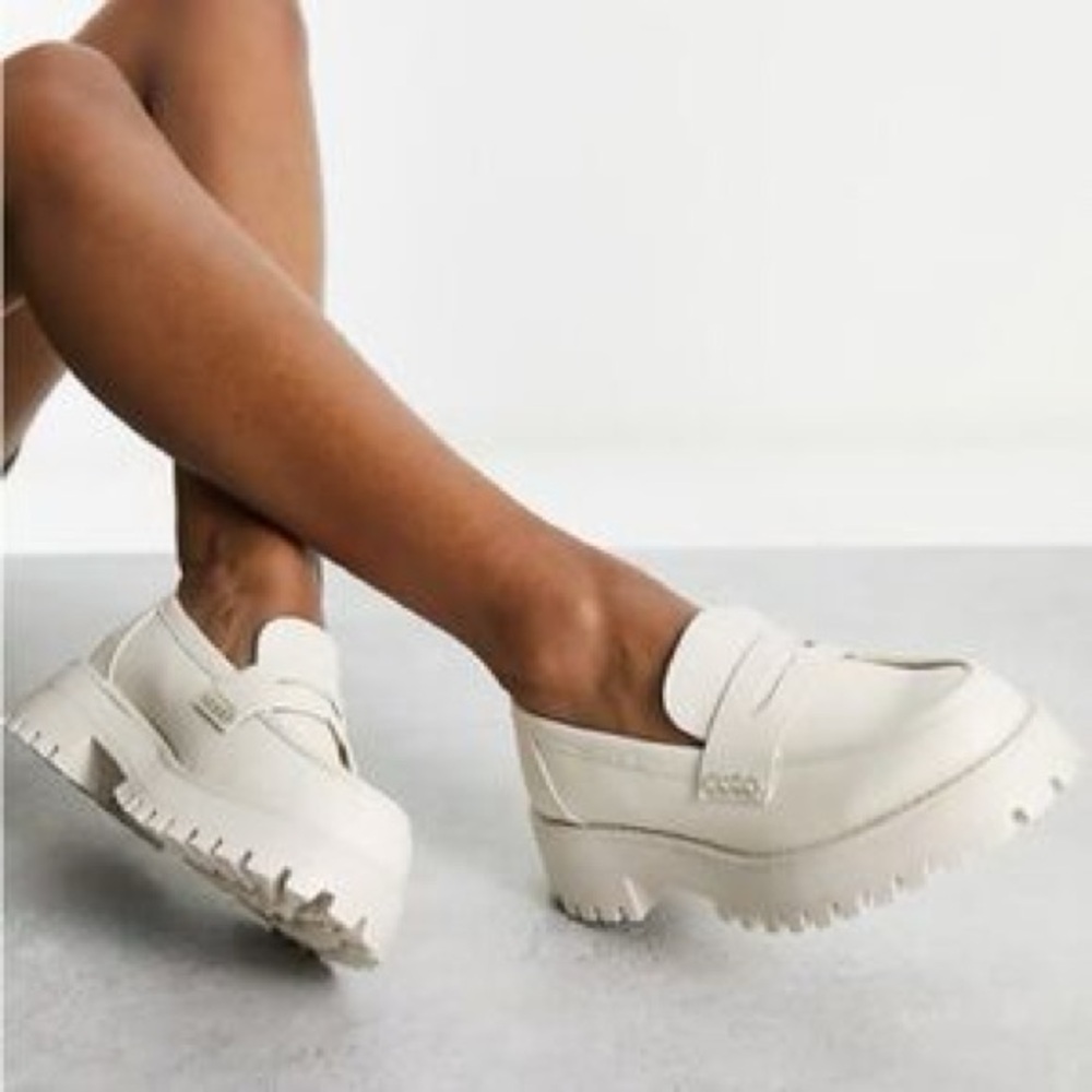 Falls Creek Women's Off-White Platform Loafers